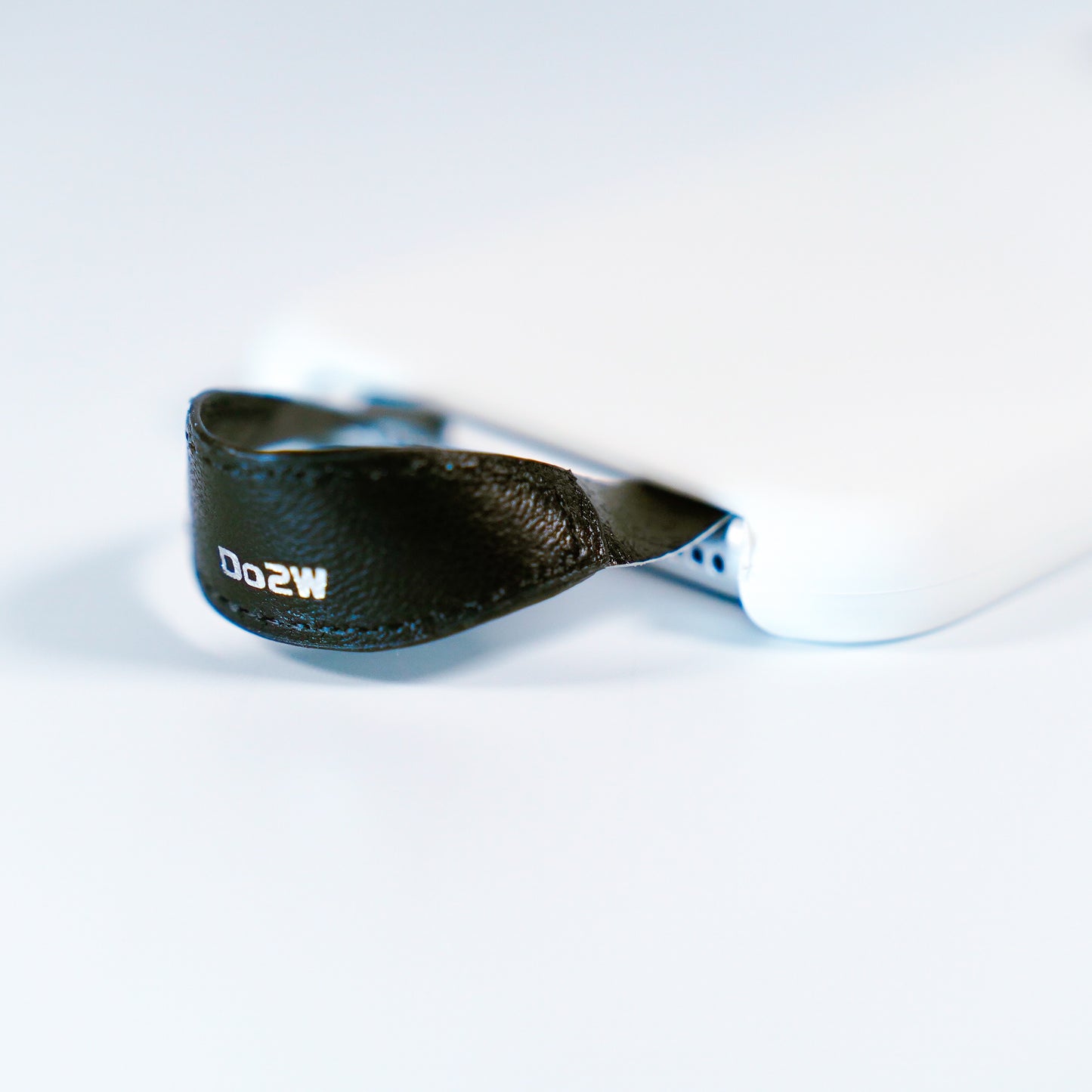 SYANTO Ring U All-Leather Supports the bottom to shunt your posture and neck.